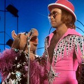 Miss Piggy with Elton John on the Muppet Show
