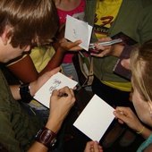 Tony Oller signing autographs.  2007