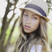 Skylar Stecker