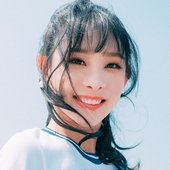 DJ ELLIA