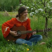 Mariah in the orchard