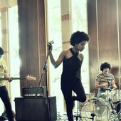 the tontons at ktru radio event