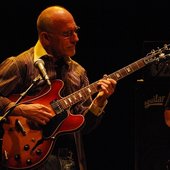Larry Carlton_12.jpg