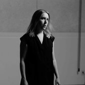 c-PersonalJohannaHeilman__FullBodyPressPhotoBW_1676670059378-e1677390702158-1000x600.jpg