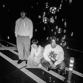 [★]