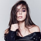 Hailee Steinfeld