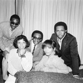 chic-music-group-uk-promote-record-le-freak-21750020.jpg