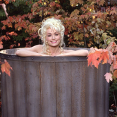dollywood-dolly-parton-in-1987-news-photo-1574715408.png