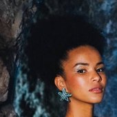 Yana C