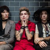 Palaye Royale.