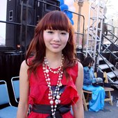 Trish_Thuy_Trang_at_Hoi_Cho_Tet.jpg