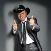 Pressepic_AndreasOscar_Daumenhoch.jpg