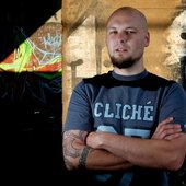 Алесандр Галютин - вокал