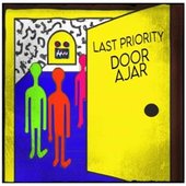 DOOR|ajar