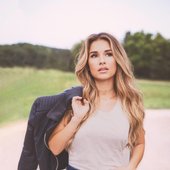 Jessie James Decker