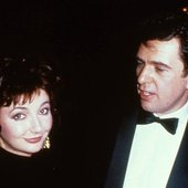 Peter Gabriel & Kate Bush (2).jpg