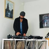 dj dowmatic