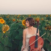 Neyla Pekarek | Photoshoot "Rattlesnake"