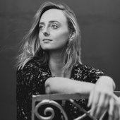 Amelia Jones; profile pic.jpg