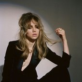 Suki Waterhouse (Aug 2019)