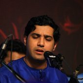 Samrat Pandit portrait performance at Sawai Gandharva Bhimsen festival