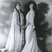 Marion Telva as Adalgisa and Rosa Ponselle in the title role of Bellini's Norma.