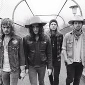 Tyler Bryant & The Shakedown