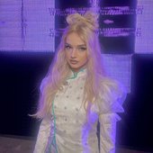 Poppy looking like perfection