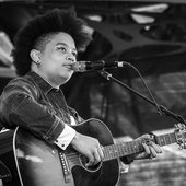 Amythyst_Kiah_-_Purbeck_Valley_Folk_Festival_2022_(52319503250).jpg