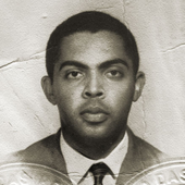 Gilberto Gil - Foto Arquivo Gilberto Gil - Para o primeiro passaporte.png