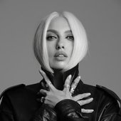 Оля Полякова