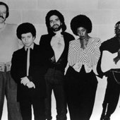 Lipps, Inc. line-up - Steven Greenberg (far left) & Cynthia Johnson (centre)