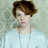 Great picture of La Roux!!