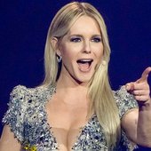 Chantal-janzen-nieuw-jurk-tweede-halve-finale-Eurovisie-songfestival.jpg