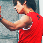 O.O jjong's arms look delicious!