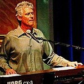 Ozzie Ahlers Live_Onstage