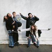 creds - lara laeverenez