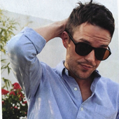 Brandon Flowers (L)