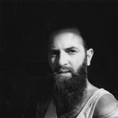 Avishai Cohen - Into the silence - portrait2.jpg