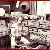 François Bayle in the studios of GRM 1974, composing \"Grande Polyphonie\"