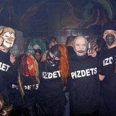 HPvb2GUfum0.jpg