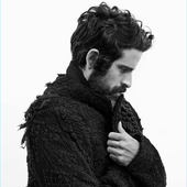 Devendra-Banhart-2017-Mr-Porter-Photo-Shoot-003.png