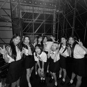 lovelyz 10th anniversary concert b&w