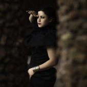 emel_mathlouthi-byjulienbourgeois-07hd_wide-2cfe8d628b0a1b1396136e339a70cb30e286fdd2.jpg