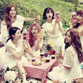 LABOUM_Petit_Macaron_group_photo.png