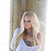 Alli Simpson