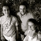 Lisa (França)  Rhavi Lirio (Belgica) e Uriel Luano (Brazil)