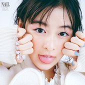 森七菜考案“きゅんっ”ポーズで「NAILEX」表紙初登場 キュートなネイル披露 - モデルプレス.jpg