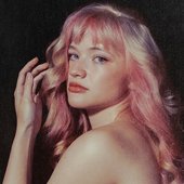 ella-red-20250822.jpg