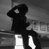 b/w